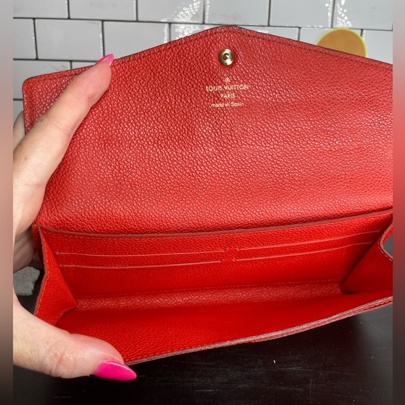AUTHENTIC LOUIS VUITTON RED SARAH EMPRENTE WALLET - Picture 7 of 8